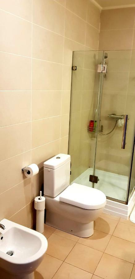 Exceptional Uzupis Bridge 3 Bedroom Apartment Vilnius Ngoại thất bức ảnh