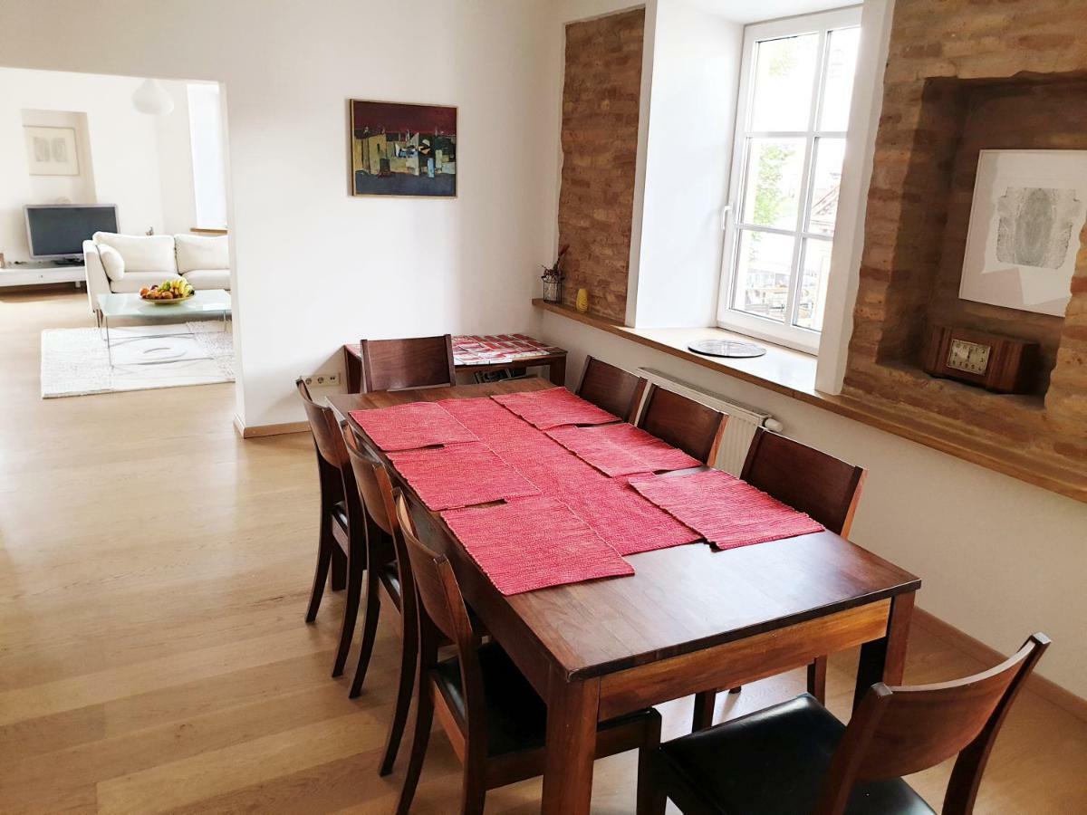 Exceptional Uzupis Bridge 3 Bedroom Apartment Vilnius Ngoại thất bức ảnh