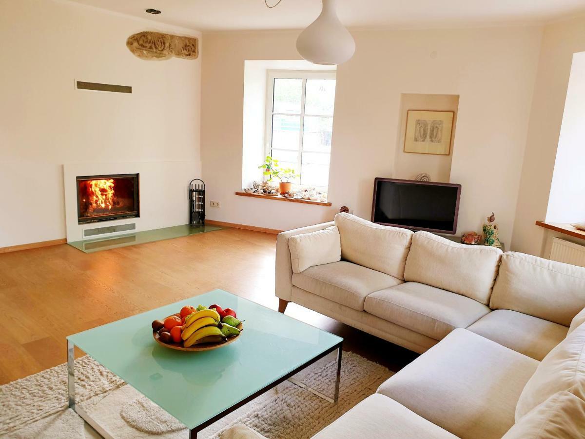 Exceptional Uzupis Bridge 3 Bedroom Apartment Vilnius Ngoại thất bức ảnh
