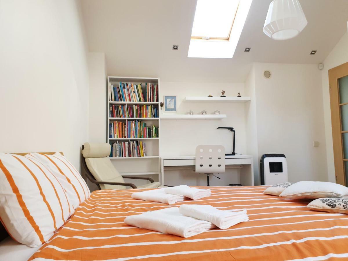 Exceptional Uzupis Bridge 3 Bedroom Apartment Vilnius Ngoại thất bức ảnh
