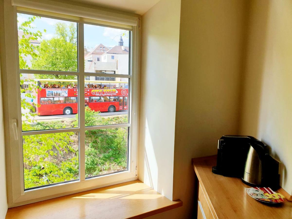 Exceptional Uzupis Bridge 3 Bedroom Apartment Vilnius Ngoại thất bức ảnh